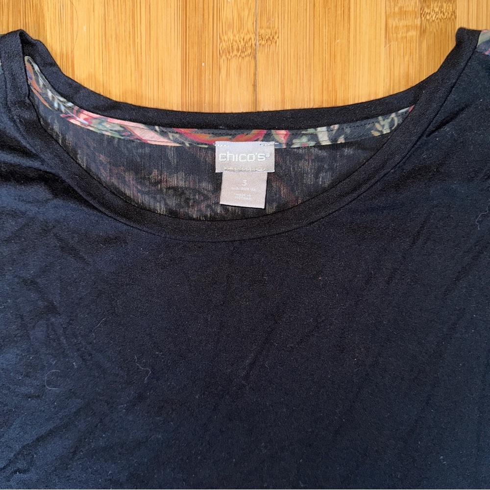 Chico’s Top - Picture 2 of 4